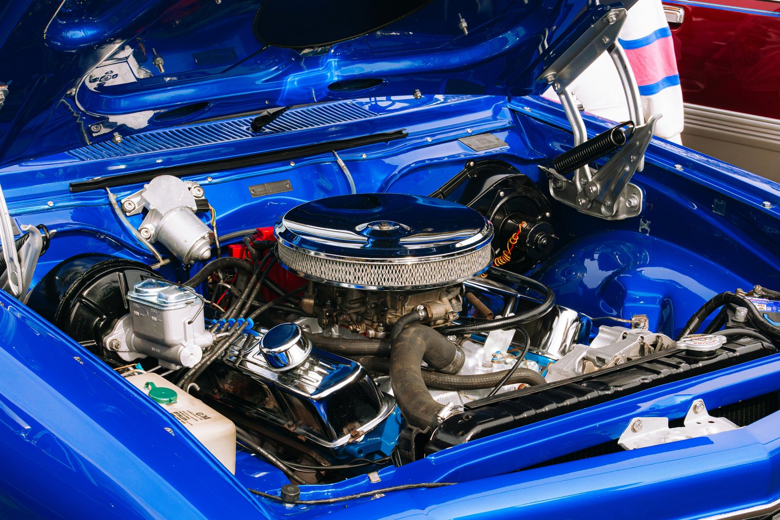Motor bei Beschleunigung eines Autos