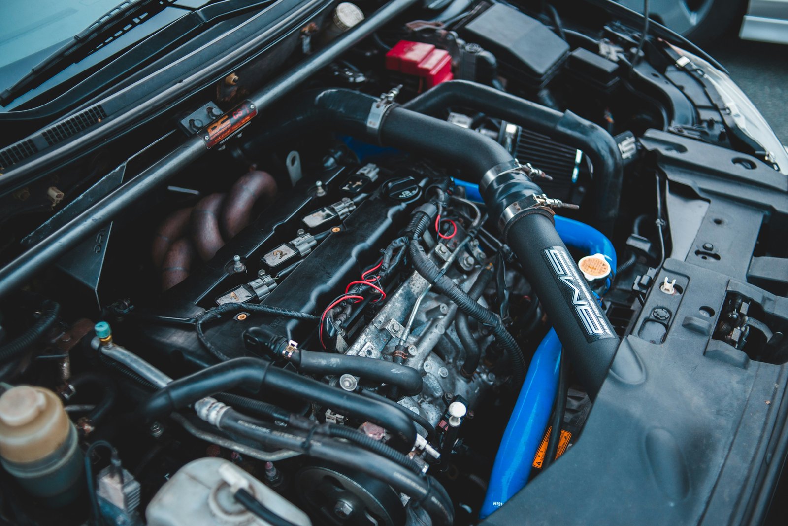 Warmer Motor im Auto